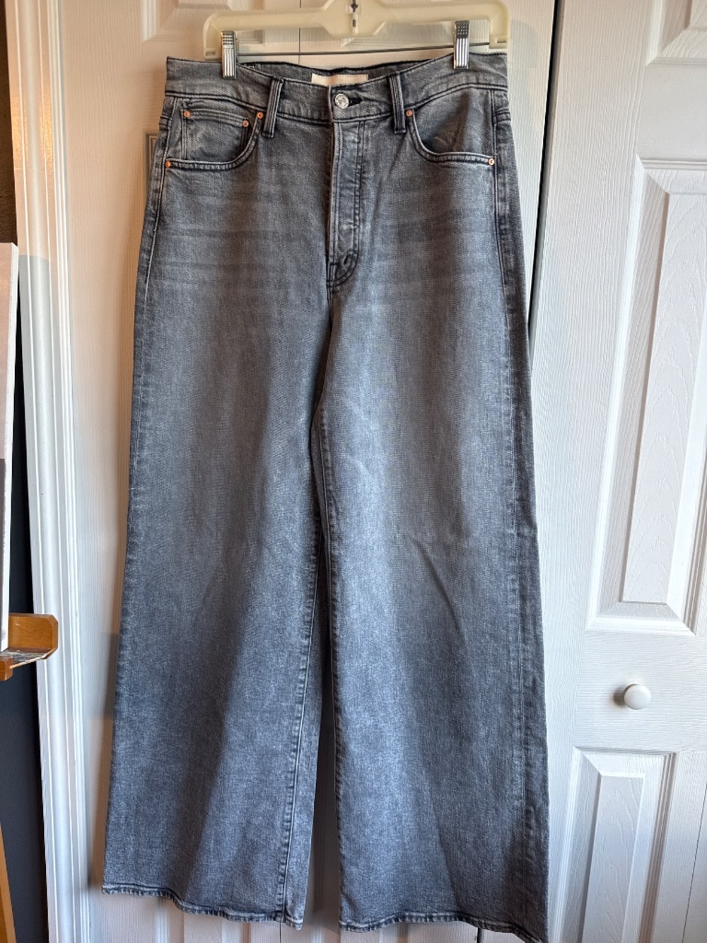 NEW! Mother Superior The Ditcher Roller Sneak Jeans Gray Size 28 - Picture 4 of 8